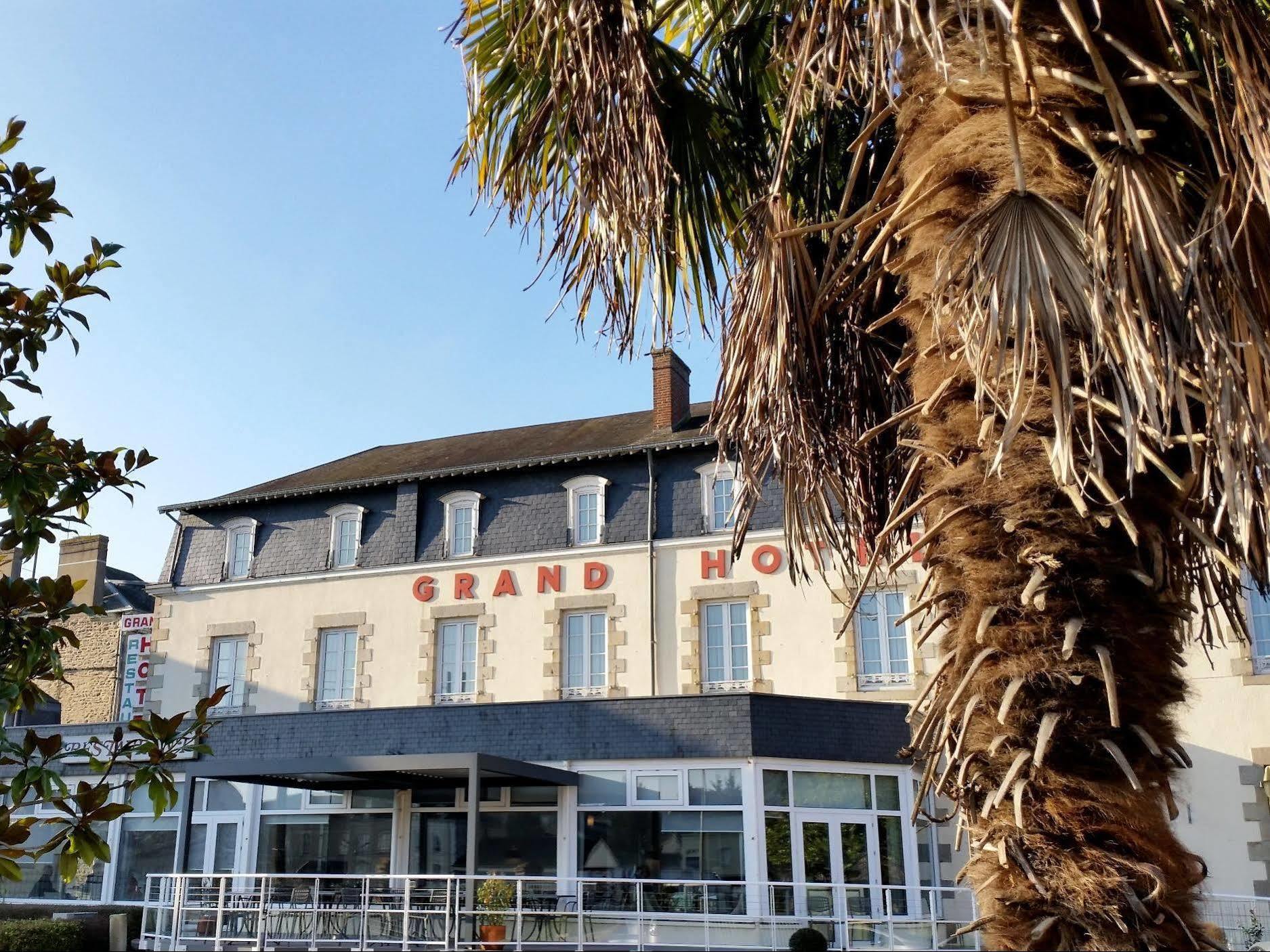 Logis Au Grand Hotel Et Son Restaurant Mayenne Exteriör bild